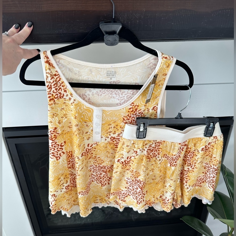 NWT STUDIO BADGLEY MISCHKA PJ TOP BOTTOM SET SIZE M